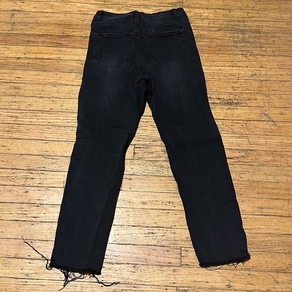 Women’s Forever 21 Faded Black Wash Straight Leg Distressed Hem Denim Jeans 28 - Picture 5 of 5